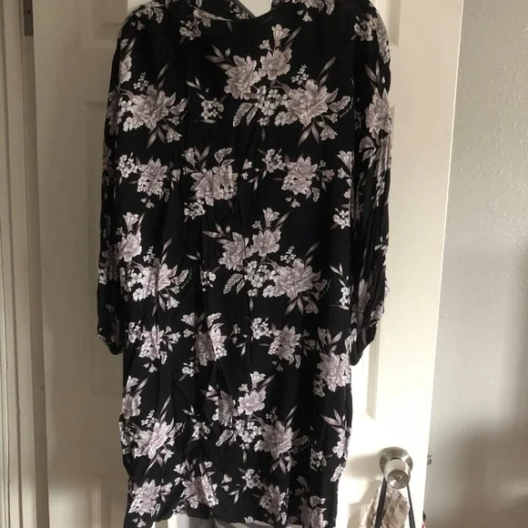Floral Robe - Picture 2 of 3
